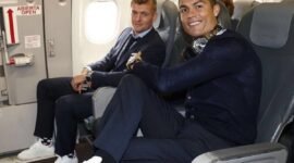 Cristiano Ronaldo Lagi dipesawat