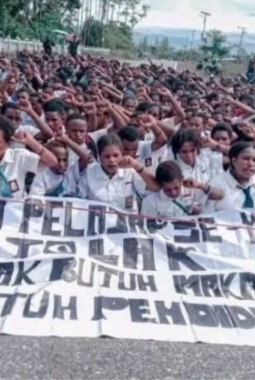 Imbas Demo Tolak MBG, Prabowo Diusulkan untuk Gratiskan Pendidikan Anak-anak Papua, Apakah Bisa Terwujud?