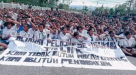 Imbas Demo Tolak MBG, Prabowo Kini Diusulkan Agar Gratiskan Sekolah Anak-anak Papua, Bisa Gak?