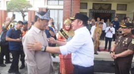 Foto: Gubernur Sumsel Herman Deru menyambut Mentan Andi Amran di Palembang. (Dok. Humas Pemprov Sumsel)

